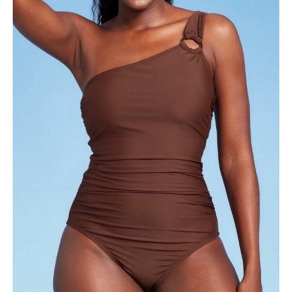 Swimsuit - Picture 4 of 5